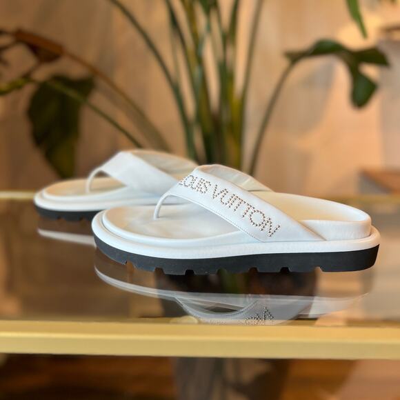 LOUIS VUITTON White Leather Studded Accents Flip Flops SZ 40 - Picture 3 of 9